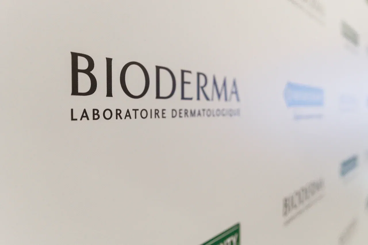 Брендовый фон Bioderma на мероприятии в Grey Green